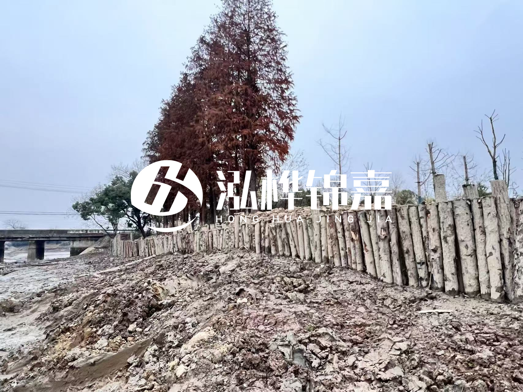 平?jīng)鐾跈C(jī)打木樁專業(yè)施工-松木樁工程量怎么計算的？