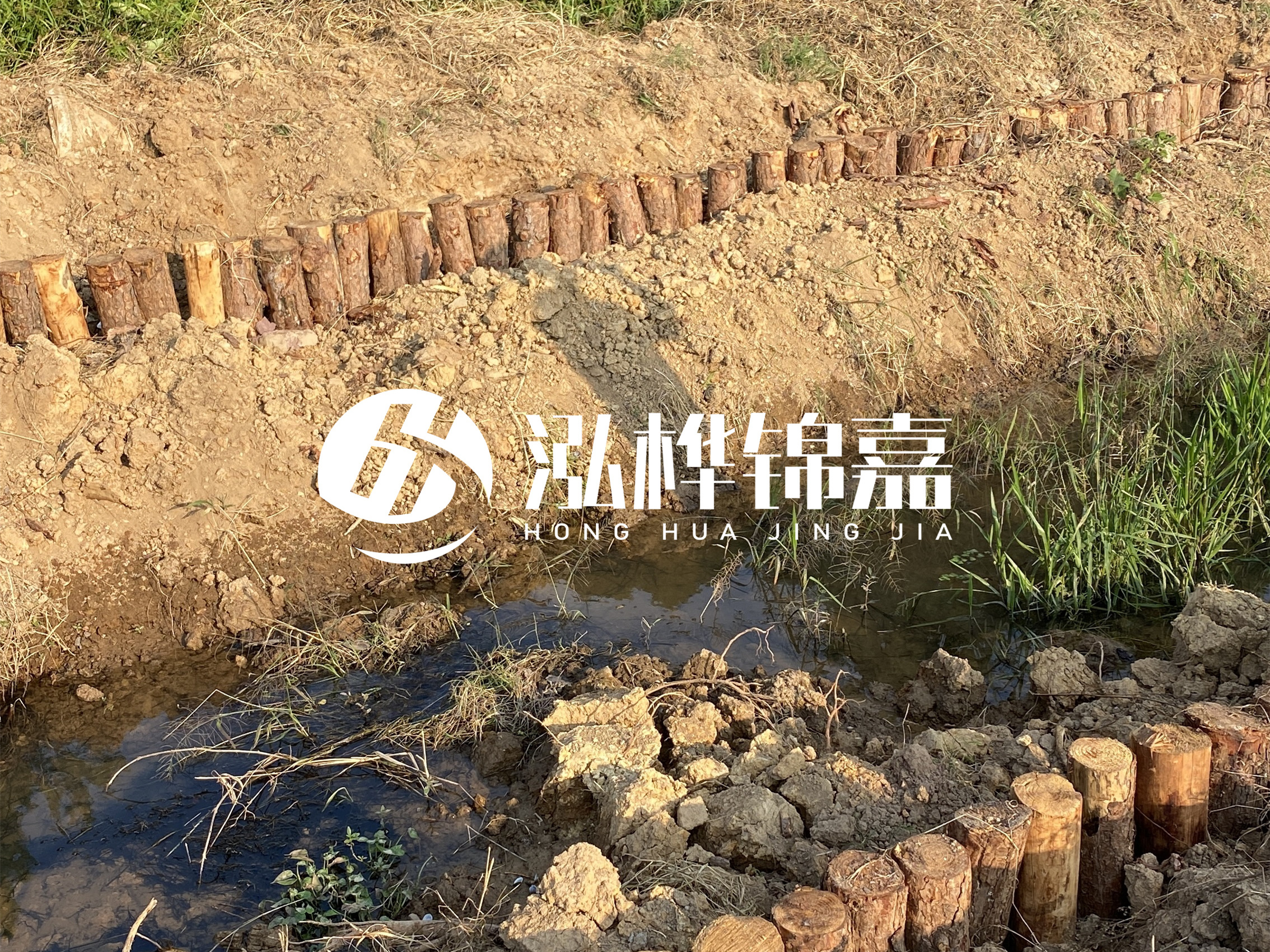 防汛木樁價(jià)格中的施工費(fèi)如何計(jì)算？水下打樁和陸地打樁費(fèi)用差異？